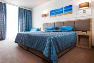 Отель Tiara Beach - All Inclusive Солнечный Берег Двухместный номер с 2 отдельными кроватями и балконом с видом на парк-5